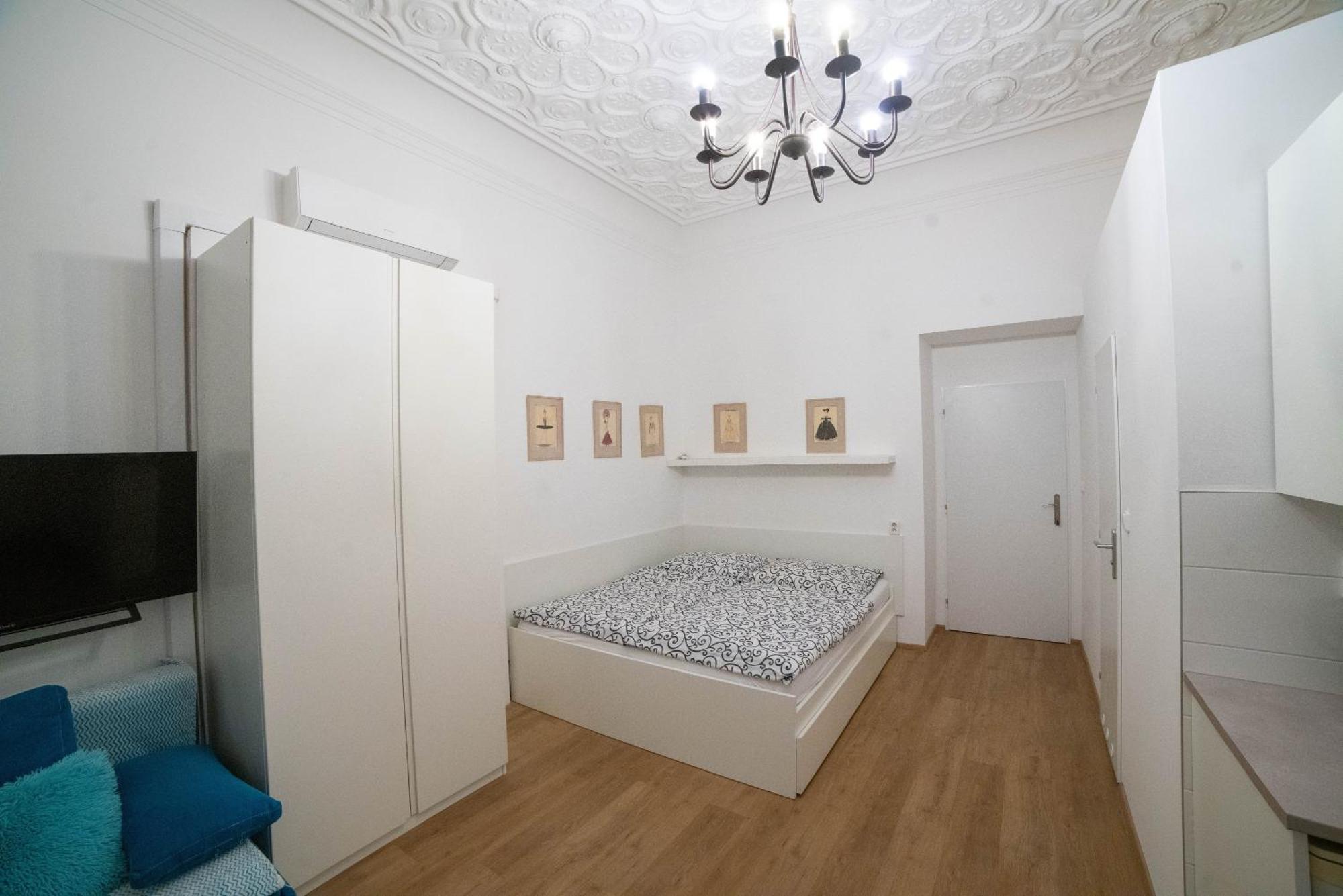 Apartments Katarina Praha Bagian luar foto